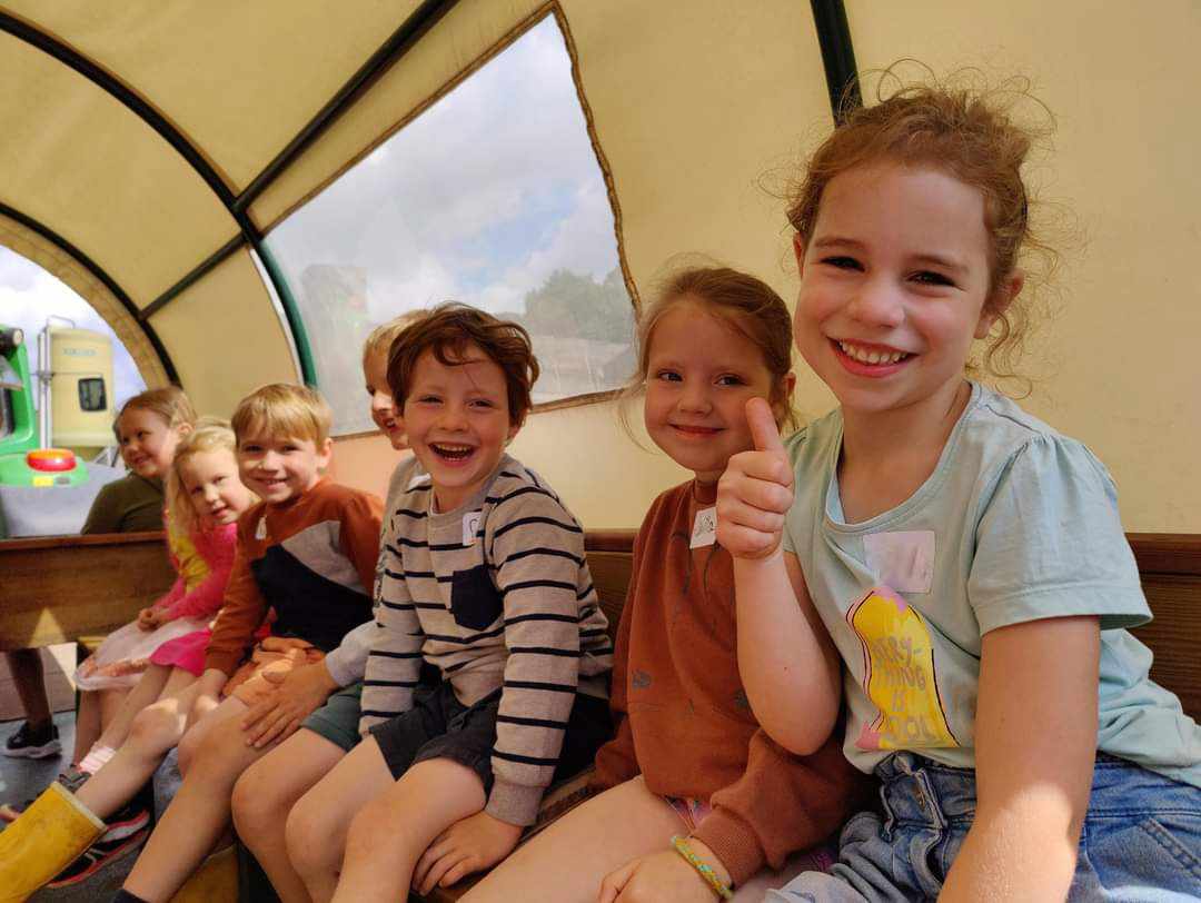 Huifkar op de boerderij